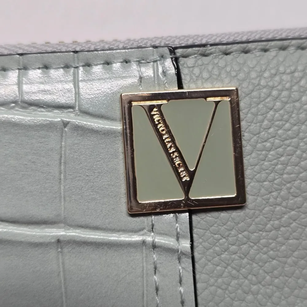 Victoria's Secret Teal Croc Embossed Vegan Leather Large Bi-Fold Wallet NWT - Picture 5 of 13